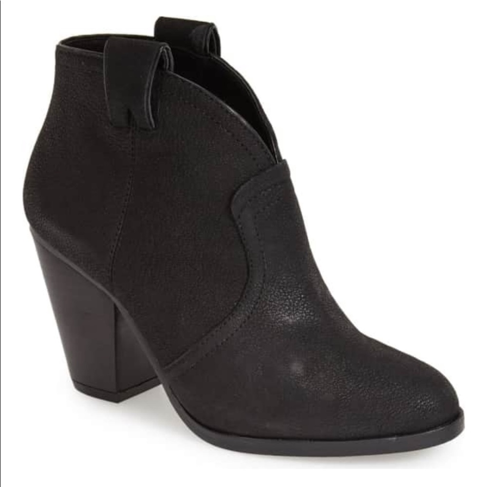 COPY - Vince Camuto “Hillsy” bootie